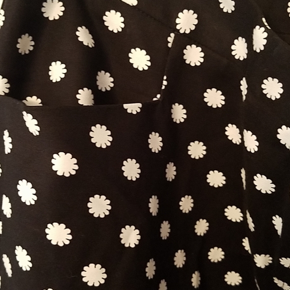 Ankle length daisies pants - Picture 2 of 6